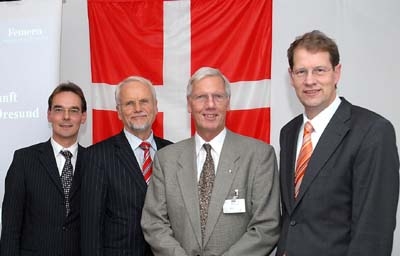 Auf dem Foto von links nach rechts: Ingbert Liebing MdB, Wolfgang Börnsen MdB (Vorsitzender der CDU-Landesgruppe Schleswig-Holstein), Tom Allersted (Projektleiter der Sund & Baelt Holding A/S Kopenhagen) und Gero Storjohann MdB (Mitglied im Ausschuß für Verkehr, Bau und Stadtentwicklung des Deutschen Bundestages)